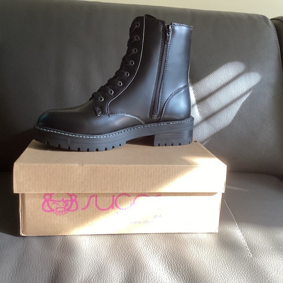 Sugar Shoes - Sugar Francesca’s Black Combat boots size 9.5